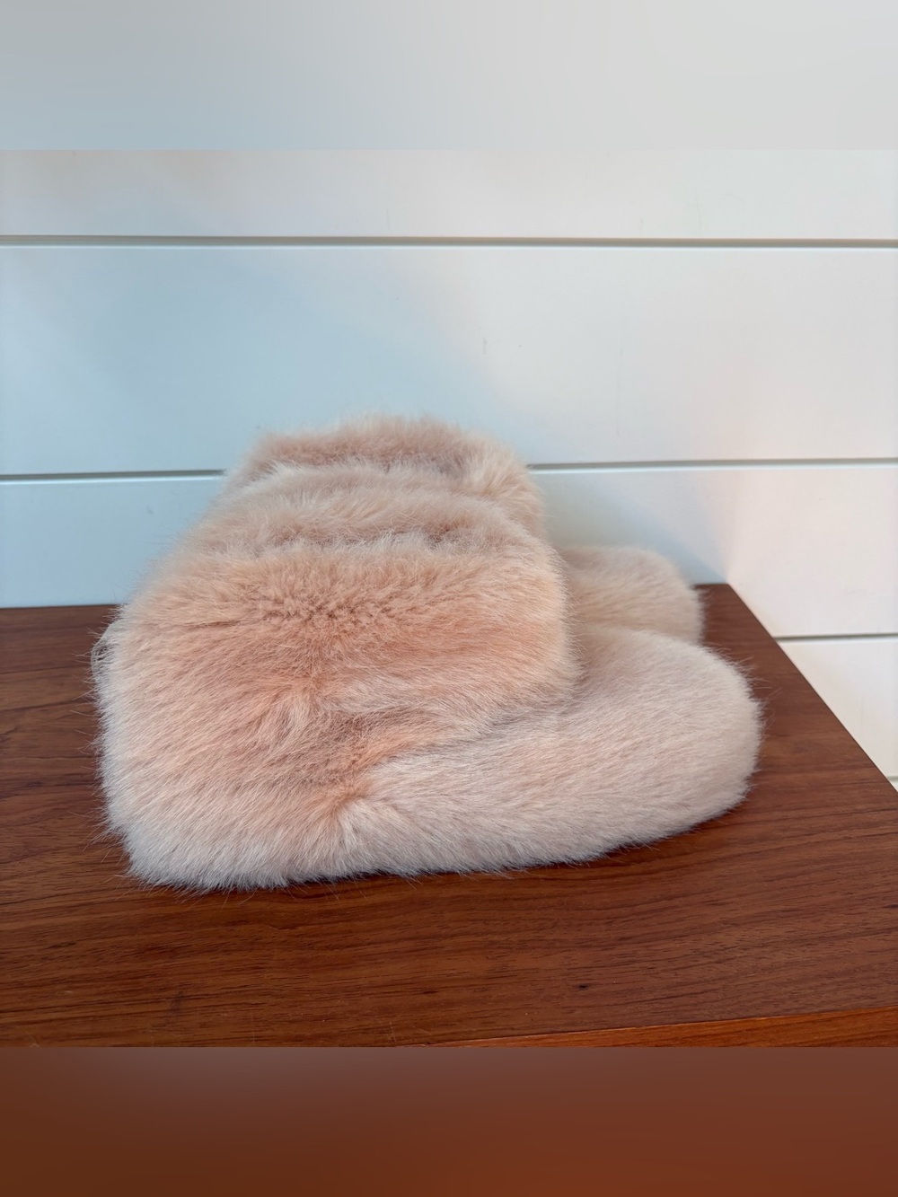 UGG Amary  Quartz Pink Soft Fluffy Faux Fur Slippers Booties Slip-On US 7 EU 38